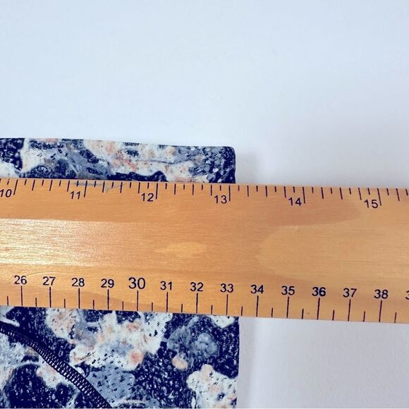 Lululemon Athletica Floral Print Leggings - Black and Pink - Picture 10 of 10